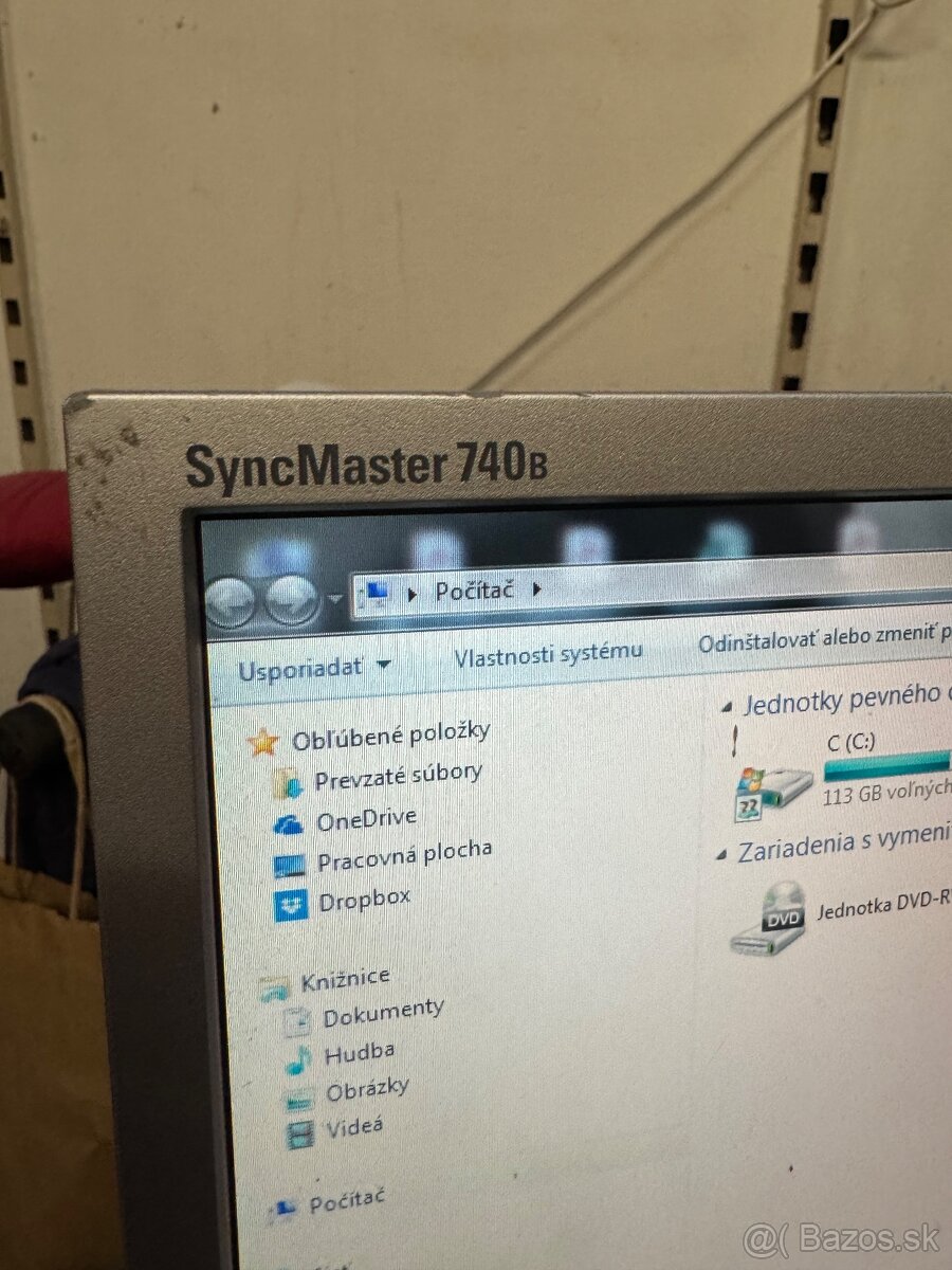 Staršie LCD monitory - 4