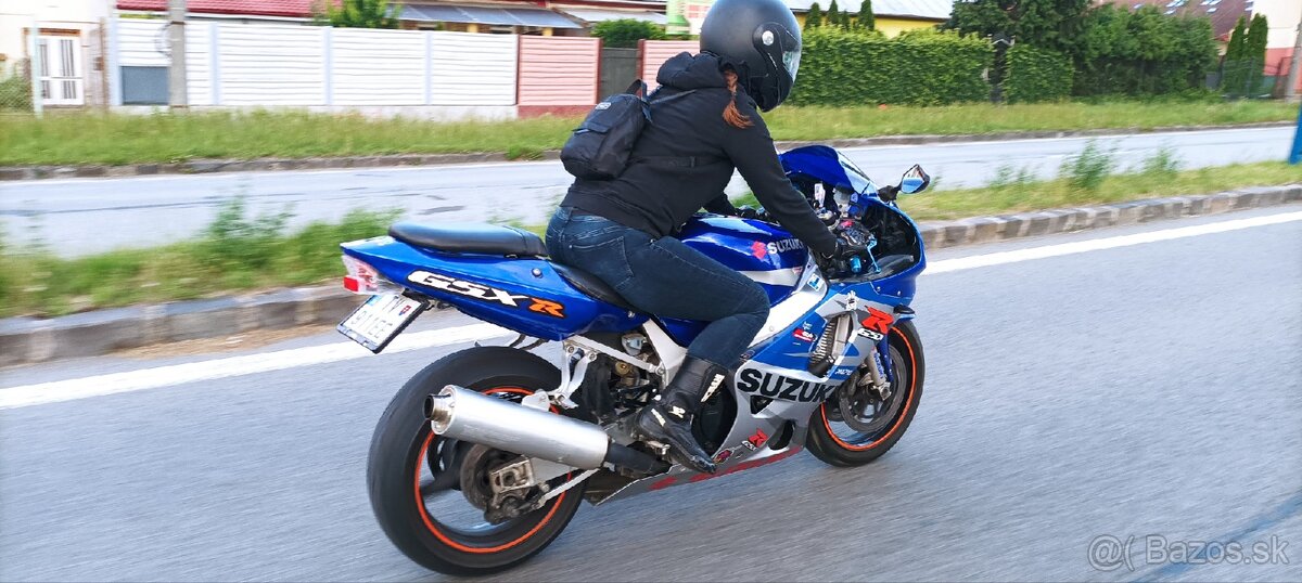 Suzuki gsx r 600 k2 - 4