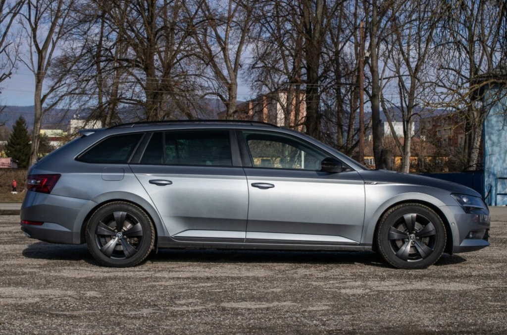 Škoda Superb Combi 2.0TDI 4×4 Sportline - 4