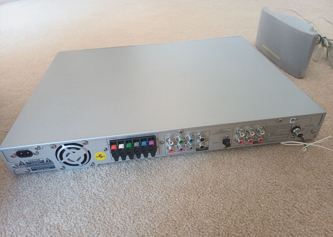 Domáce kino Philips HTR 5000 - 4