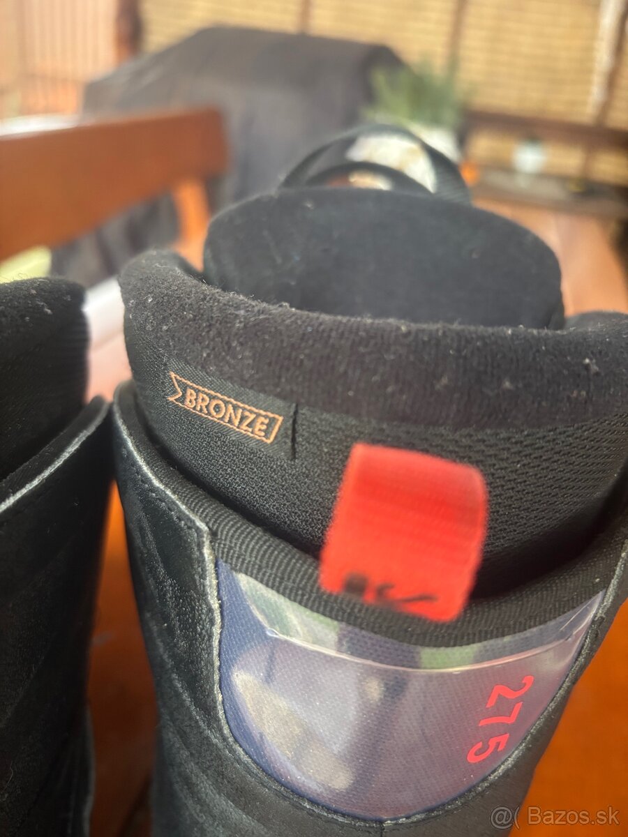 Predám snowboardovú obuv Salomon 27,5 - 4