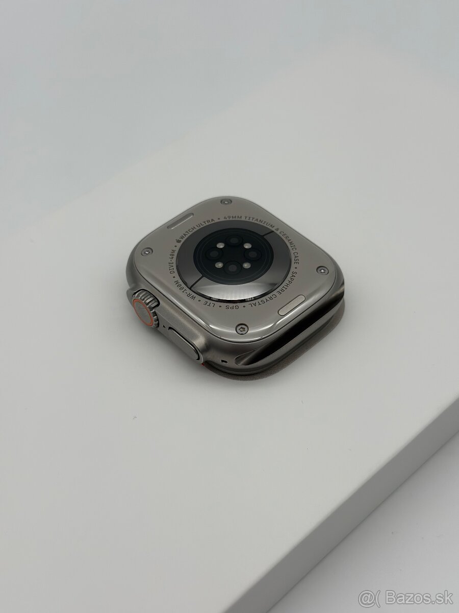 Apple Watch Ultra 2 49mm Titanium + ZÁRUKA - 4