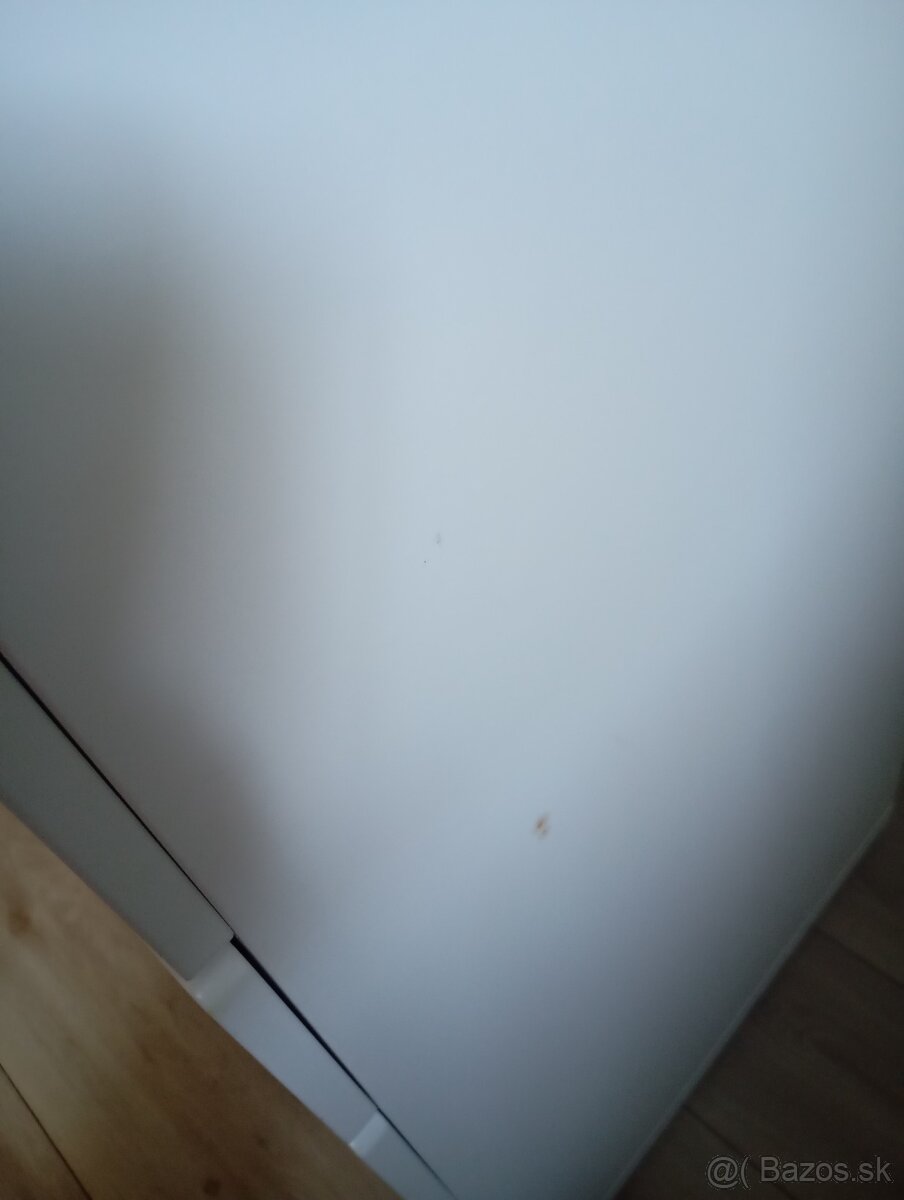 Skriňa ikea a stolik - 4