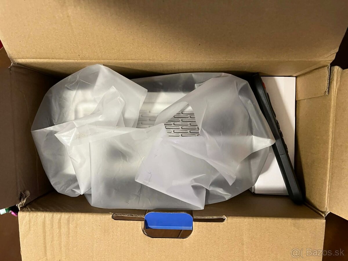 HORLAT LCD Android Projector - 4