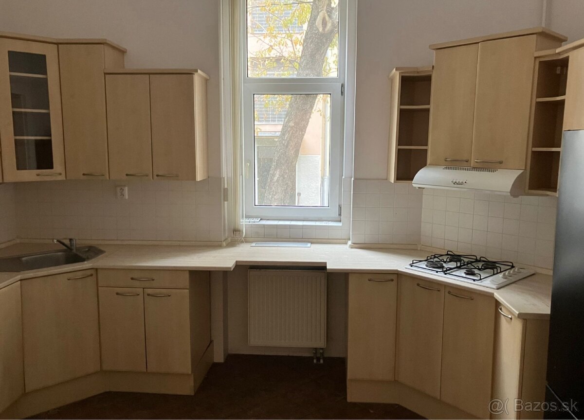 Kuchynska linka skoro nova-2 zostavy + drez a bateria - 4