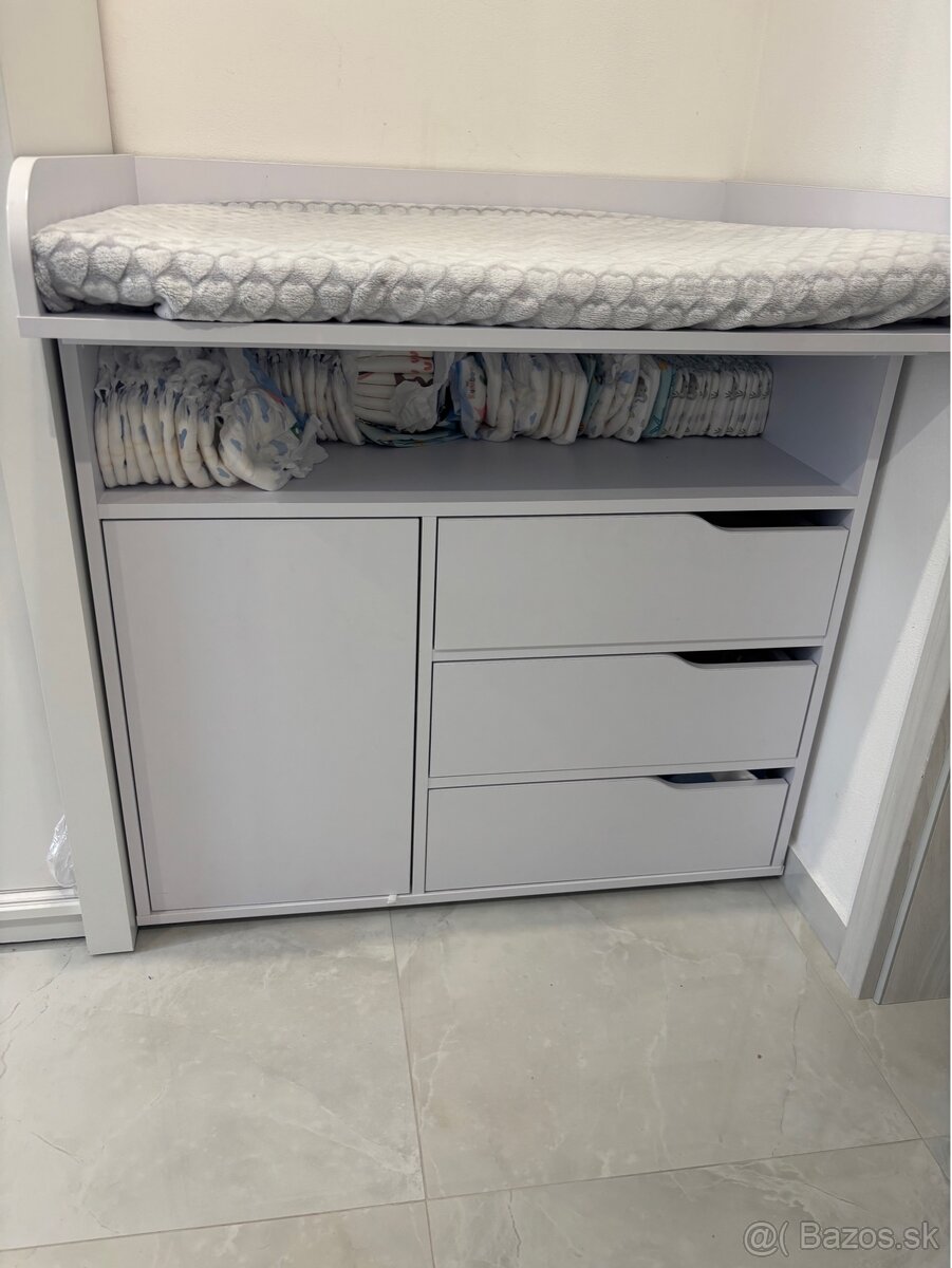 Detská postielka a prebaľovací pult - 4