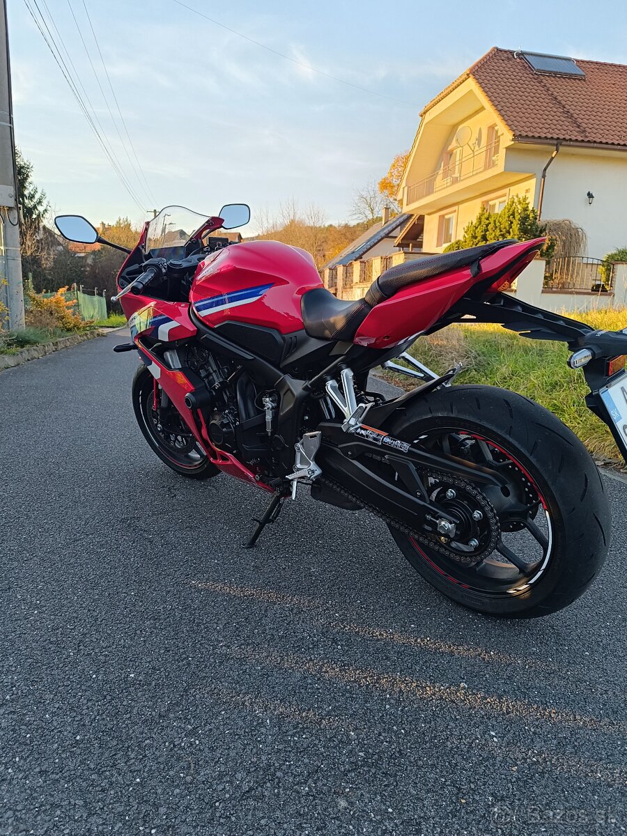 Honda CBR 650r - 4
