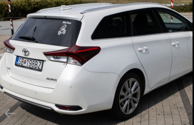 TOYOTA AURIS TOURING SPORT - 4