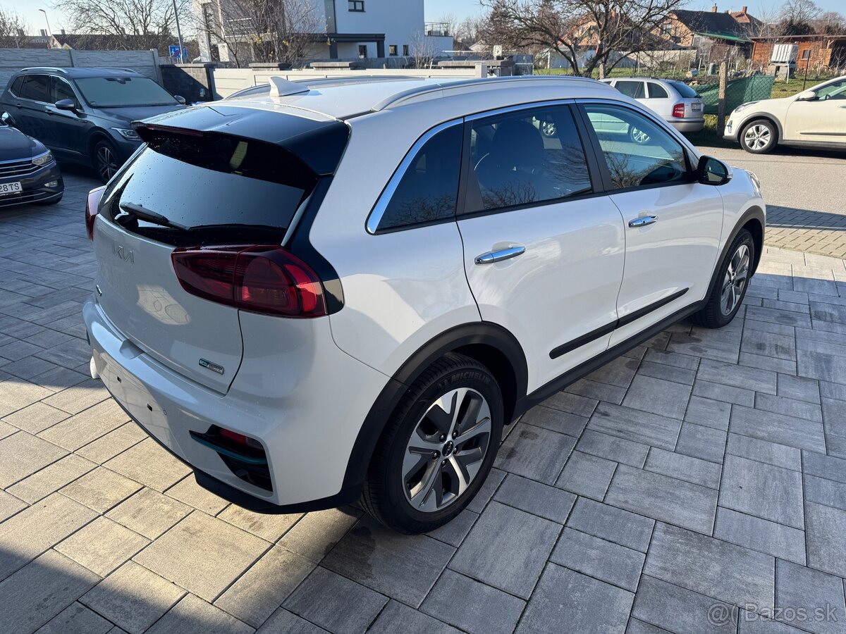Kia E-Niro 150 kw, 64 kwh - odpočet DPH - 4