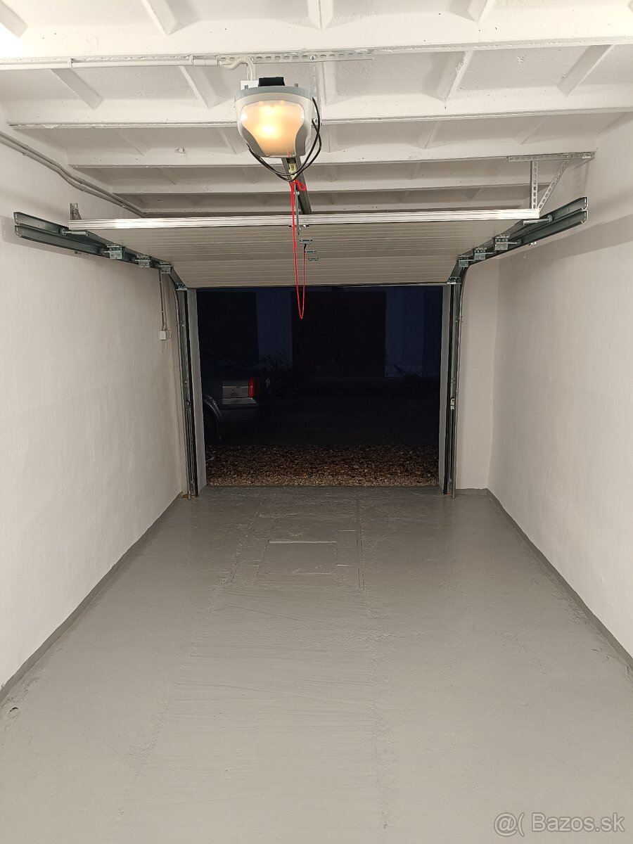 Prenájom garáže pri Viva Parku v Komárne - 4