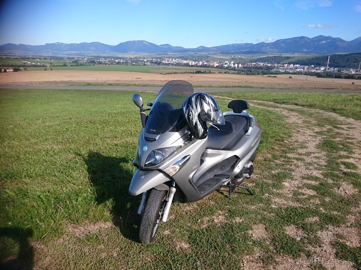 Predám maxiskúter Piaggio x evo 400ie, 24,5kw. - 4