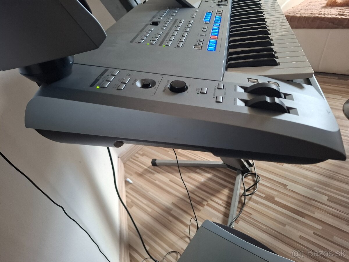 TYROS 5 76 s original ozvučením - 4