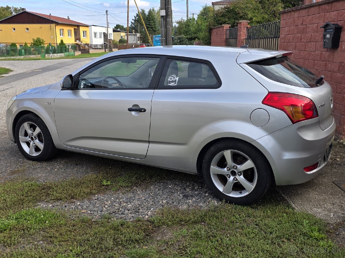 Kia ProCeed 1.4i / mod. 2009 / 130 tisíc KM - 4