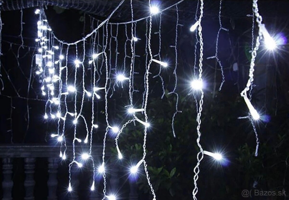 Vianočné osvetlenie-svetelný záves - 4