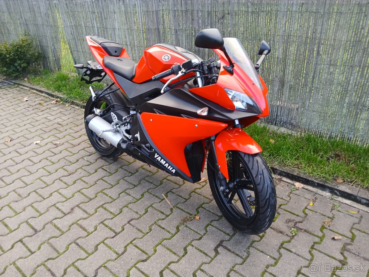 Yamaha YZF-R 125 - 4