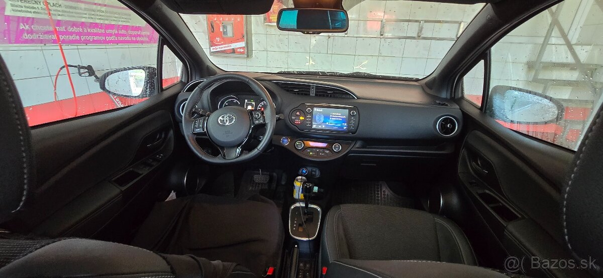 Toyota Yaris Hybrid 1.5 - 4