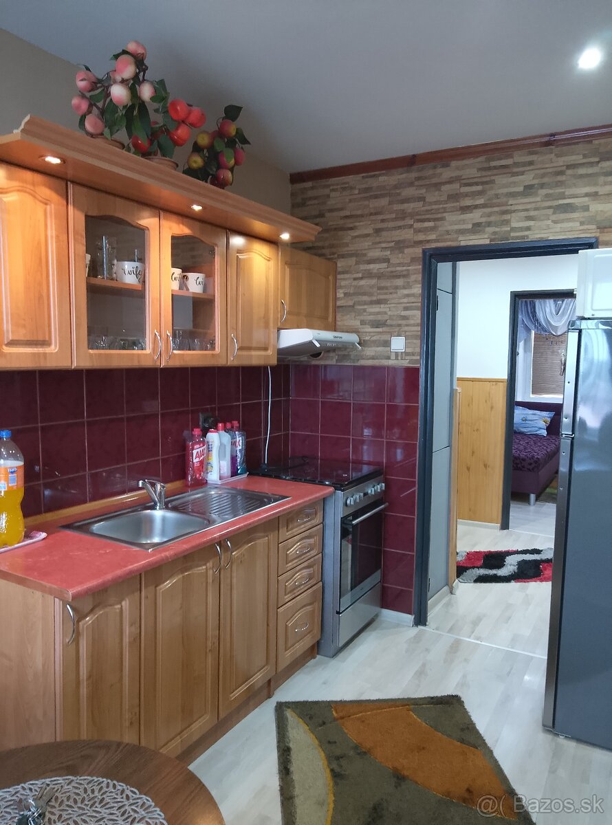 Predám 3 izbový byt v sečovciach v centre mesta - 4