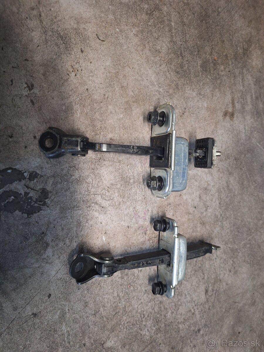 Predám na hyundai i30 veci do dverí 2012 - 4