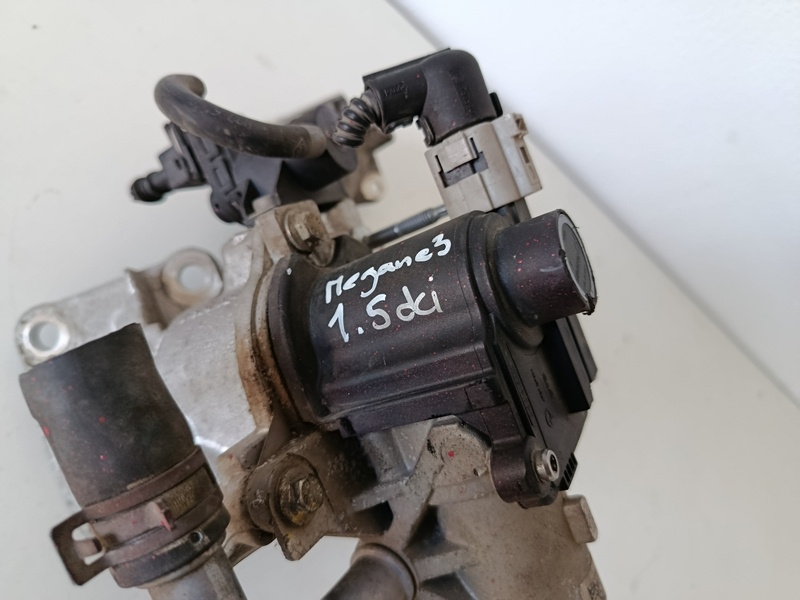 EGR ventil renault megane3 h8200836358 80€ - 4