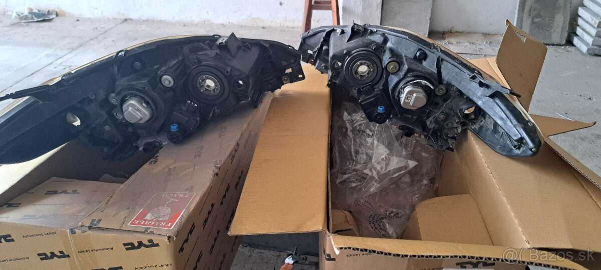 Predam predne svetla mazda 5 - 4