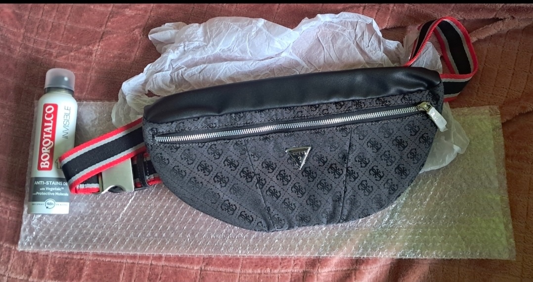 GUESS unisex ladvinka taška - 4