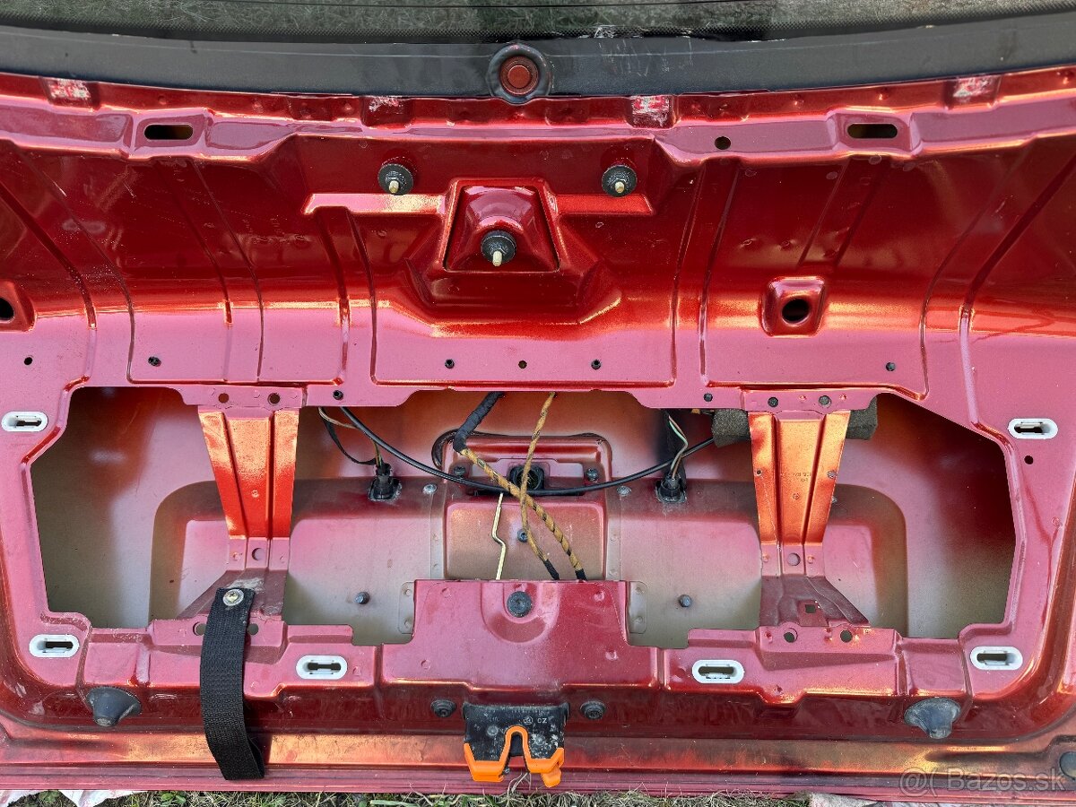 Rozpredám Octavia 1 1,9 SDI - 4