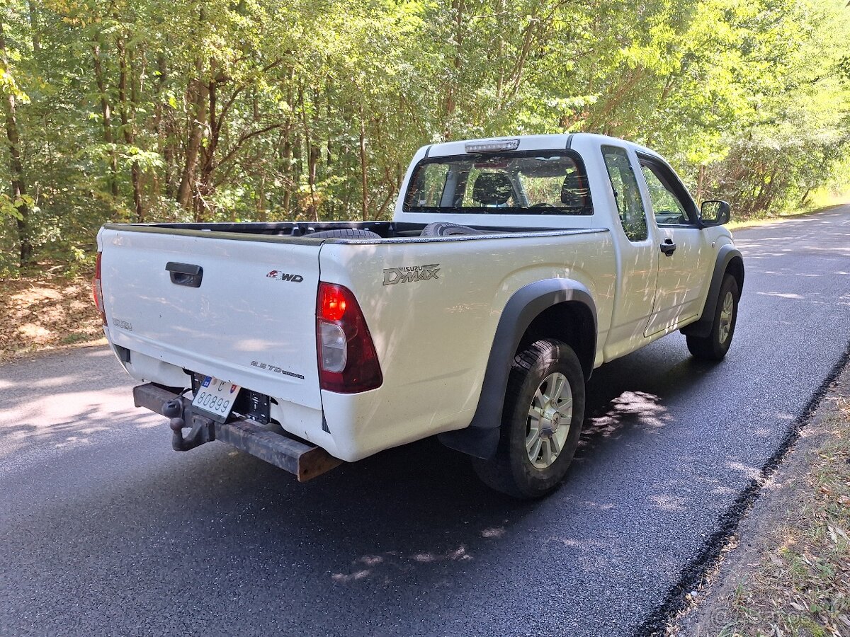 ISUZU D MAX 2,5 TD 4X4 100KW ŤAŽNÉ 3000 KG