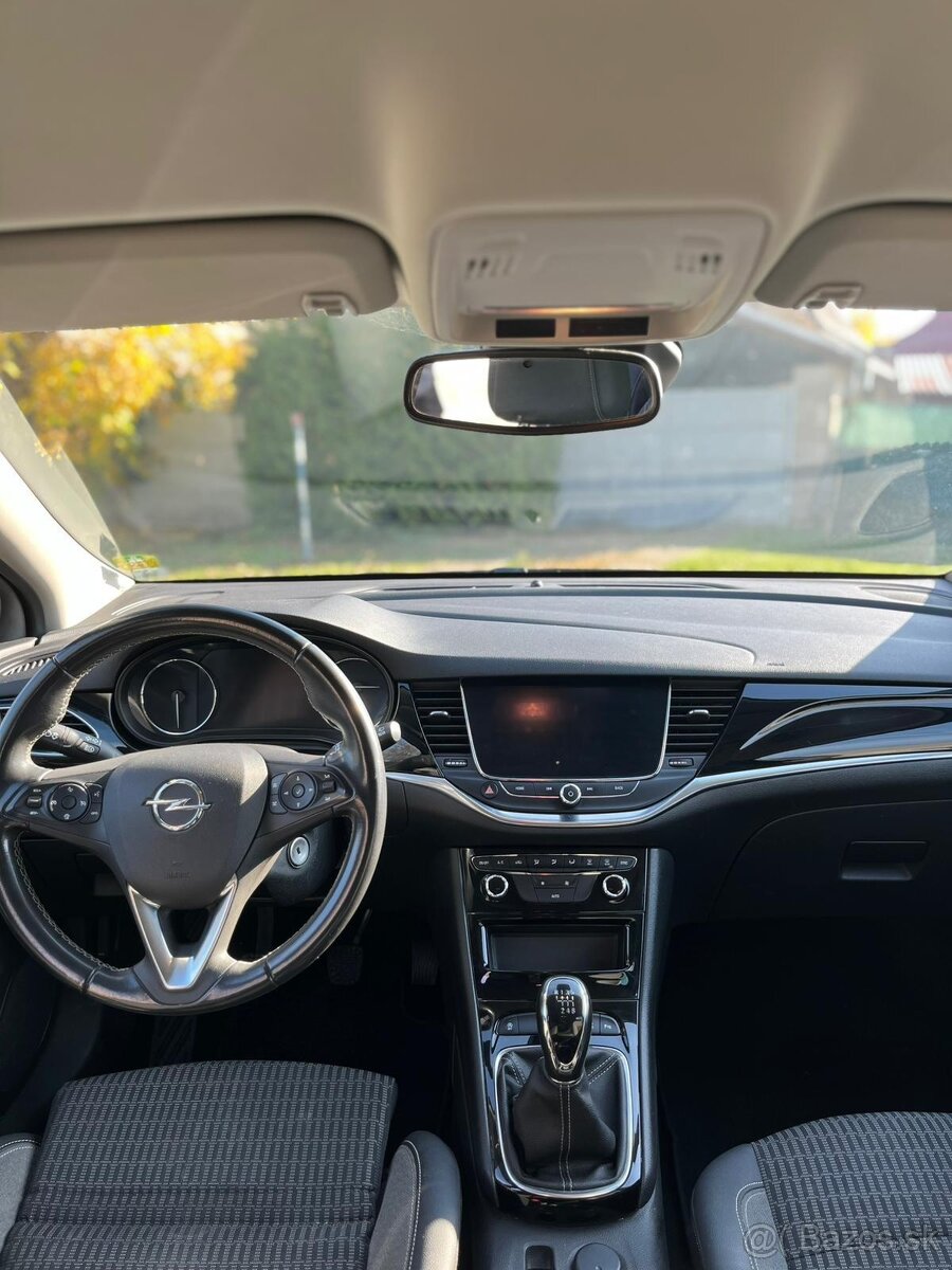 Opel Astra Sport Tourer - 4