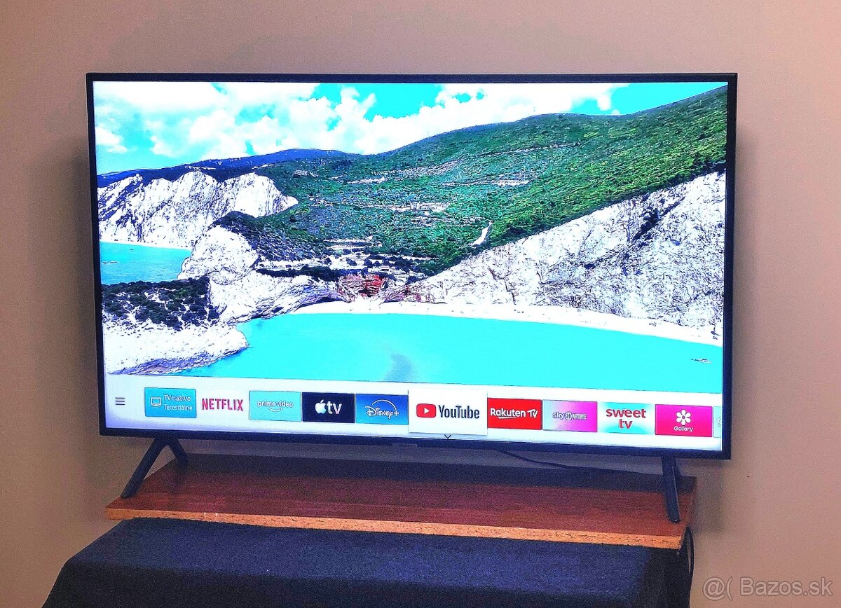 49" Samsung 4K UHD Smart TV +HDR - 4