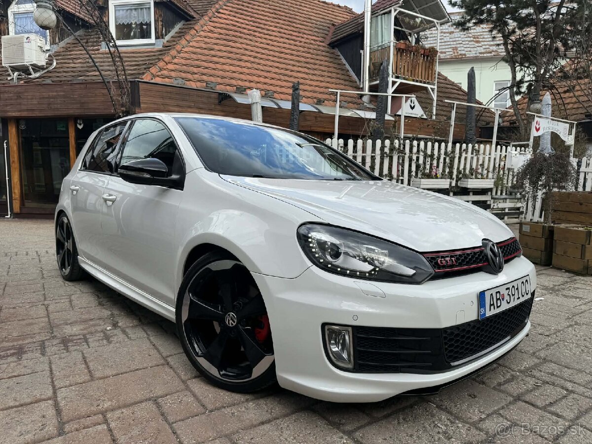 Volkswagen Golf GTI Edition 35 2.0.TSI - 4