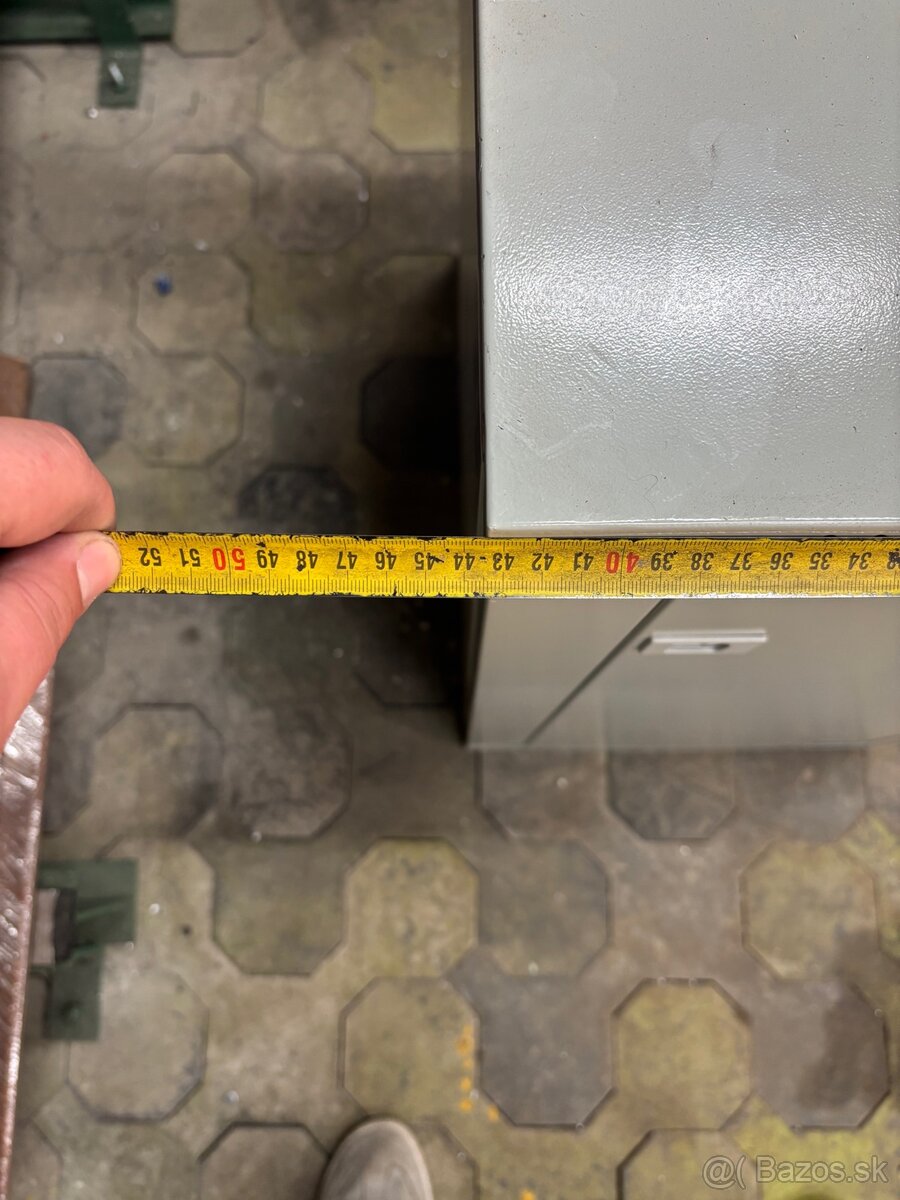 Predám málo požitú rack 15U skrynu - 4