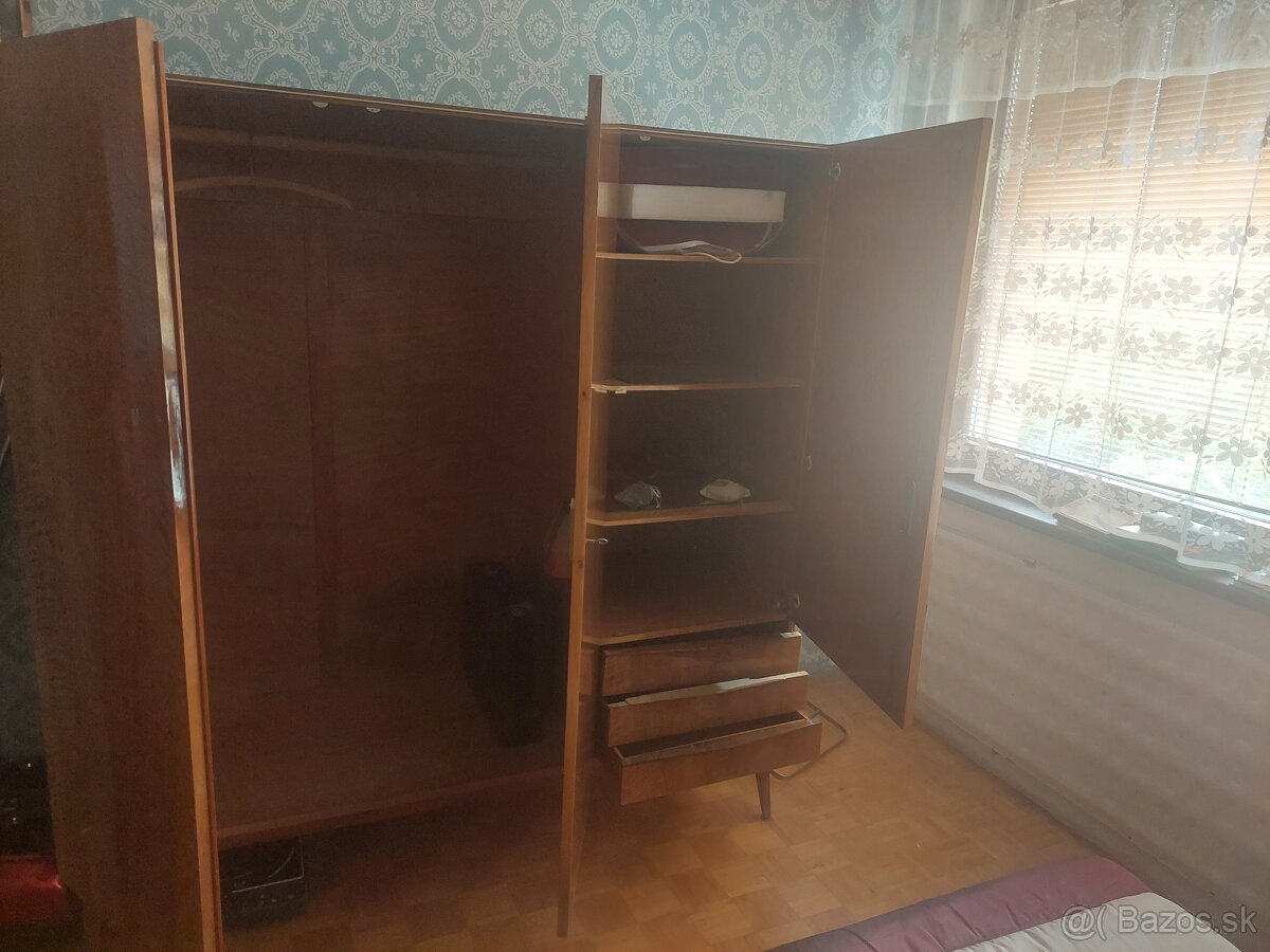 Darujem retro drevenú spálňu. - 4