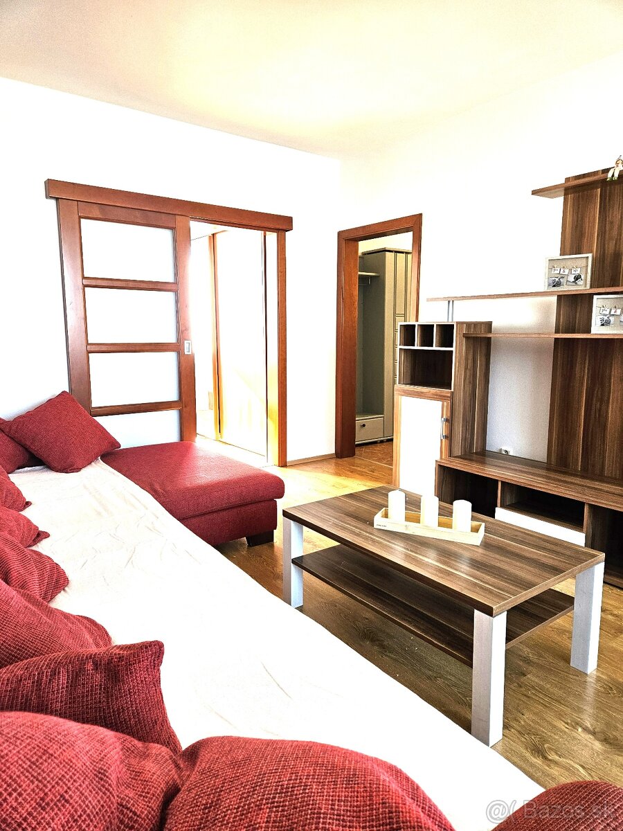 3,5 i byt sídlisko JUH/TOPOĽČANY, ul. Bazovského - 4