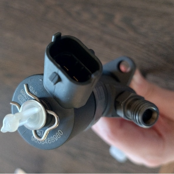 Vstrekovacie trysky 2.0 HDI 16v 0445110057 - 4