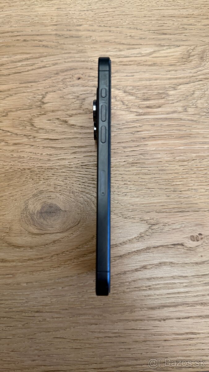 iPhone 15 Pro Max - 256 GB - čierna farba - 4