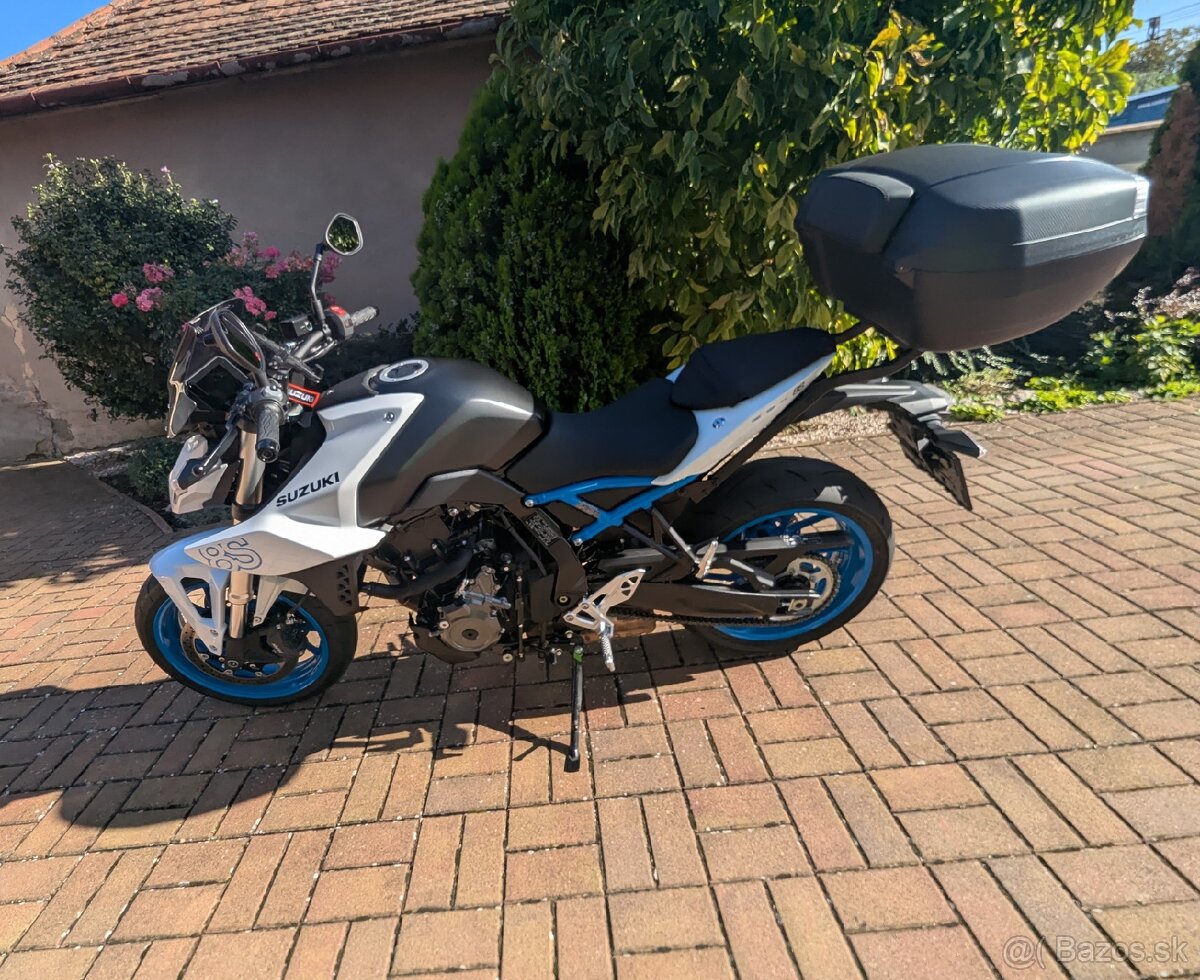 Suzuki gsx 8s - 4