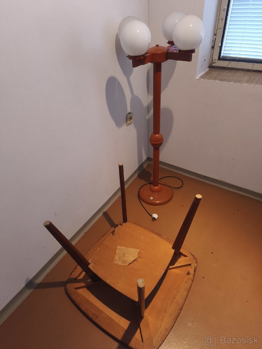 Konferenčný stolík Šachový - 4