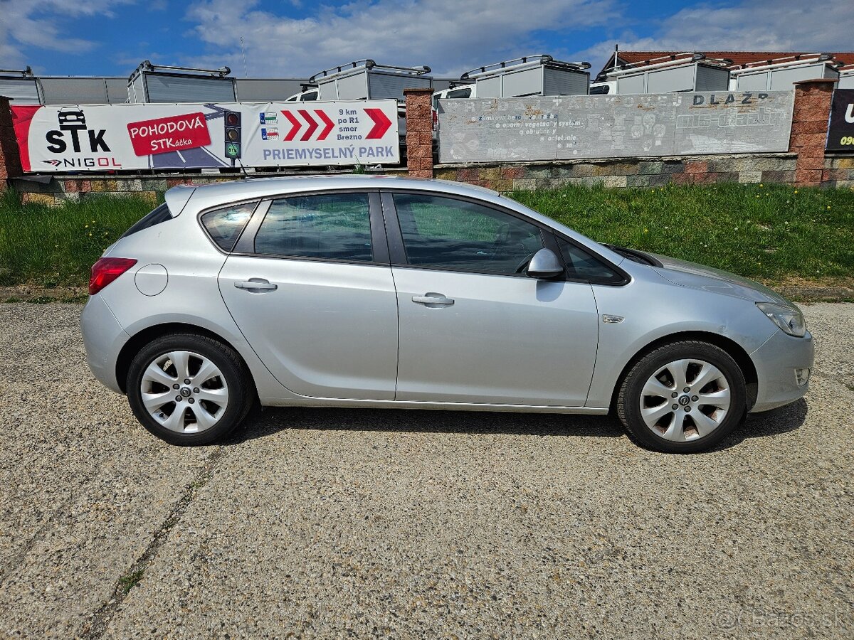 Opel Astra 1.7 CDTI ECOTEC Essentia - 4