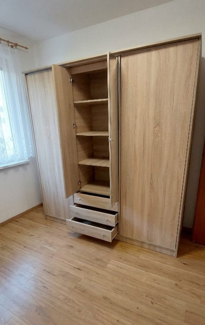 Šatníková skriňa-ako nová - 4
