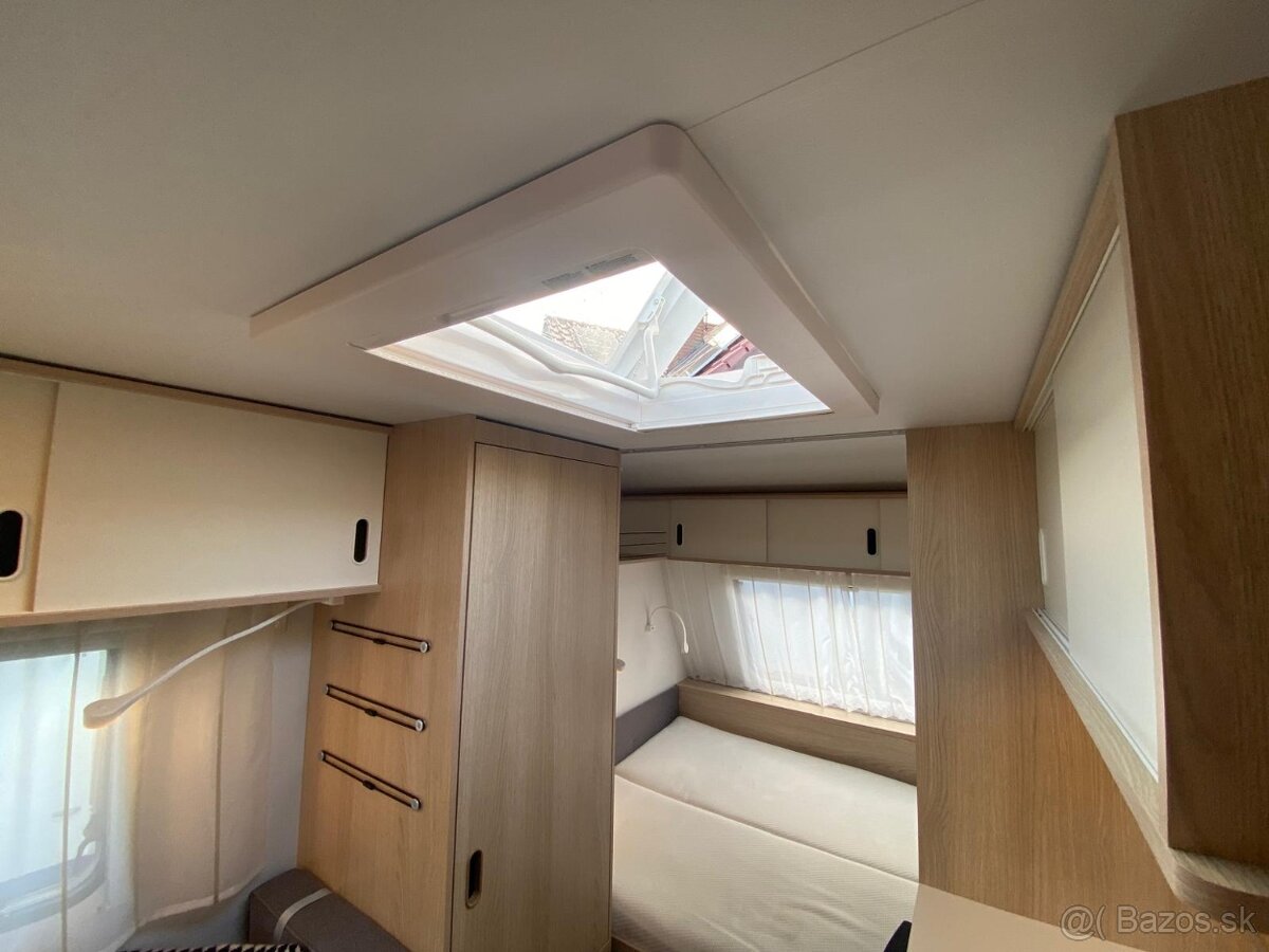 Adria Aviva 400 PS - markiza, mover