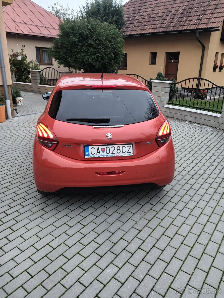 Peugeot 208 - 4