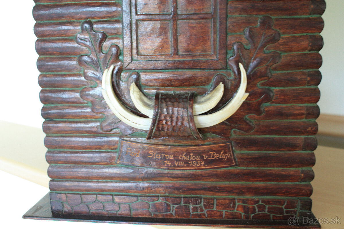 Vyrezávaný poľovnícky bar - 4