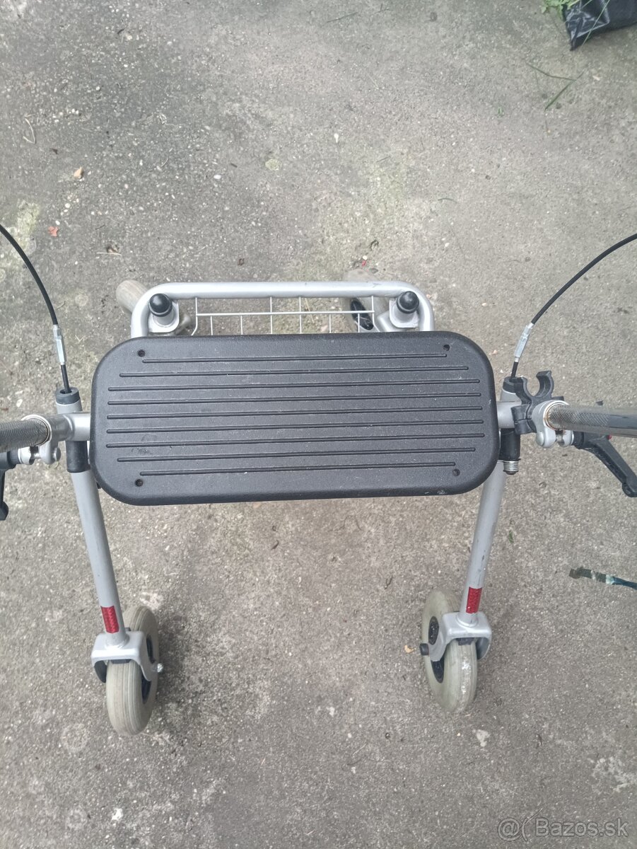 Choditko pre imobilnych so sedakom skladacie - 4