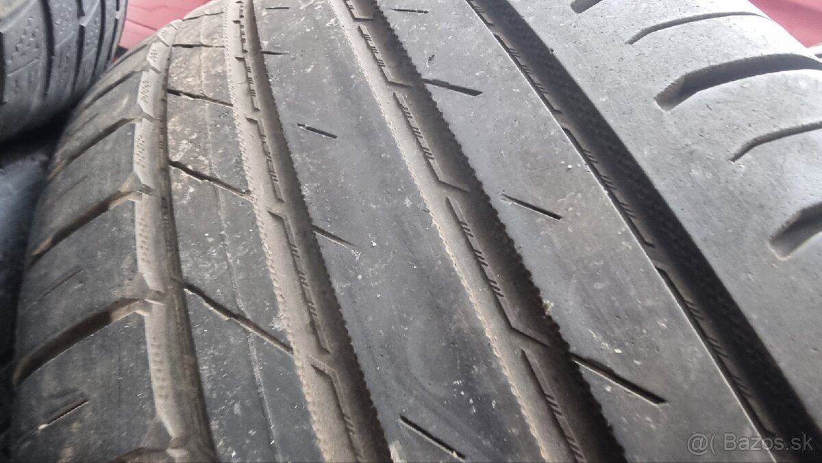 Predam gumy 265/60 R18 - 4