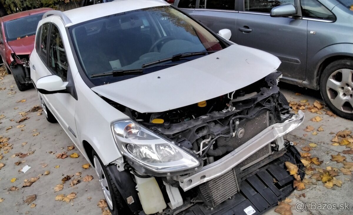 RENAULT CLIO 1.5 dCi 2011 Grandtour predám MOTOR K9K, DVERE - 4