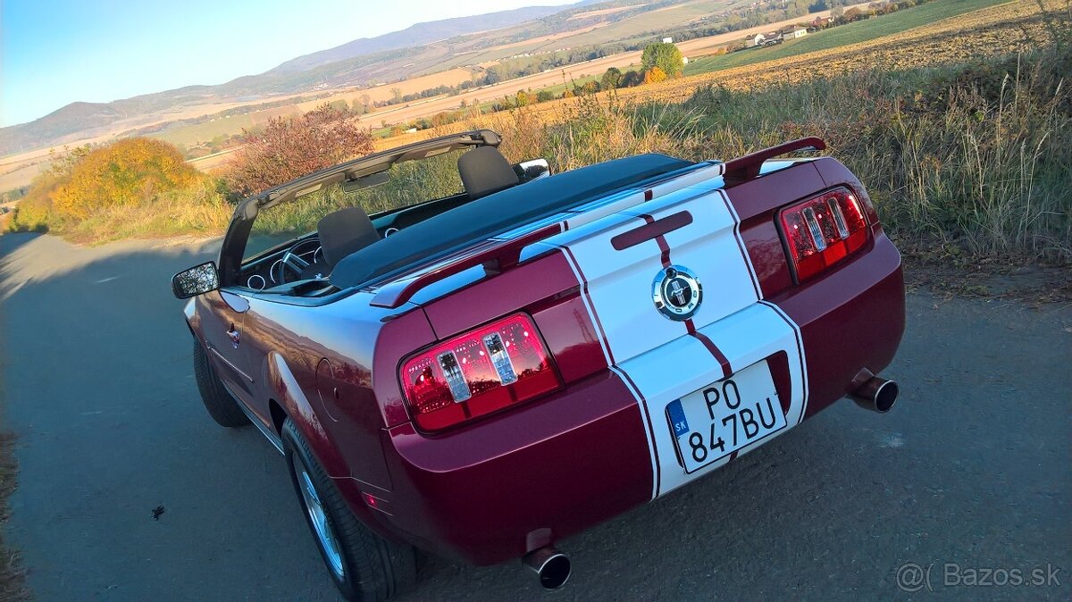 2006 Ford Mustang 4.0 V6 Convertible - 4