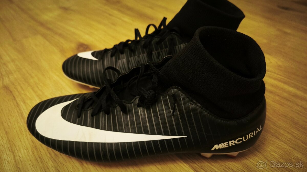 Kopačky Nike MERCURIAL VICTORY velkost 44EU - 4