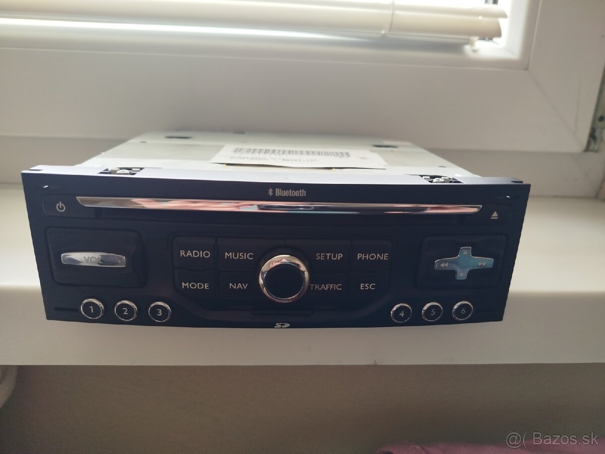 Predám rádionavigačný systém RNEG1 RT6 - 4