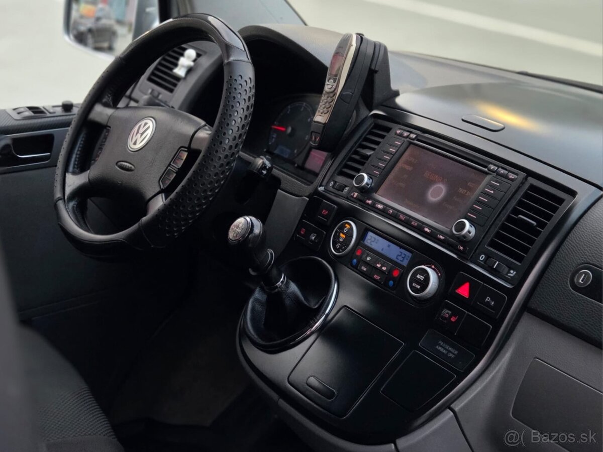 Volkswagen Multivan Highline - 4