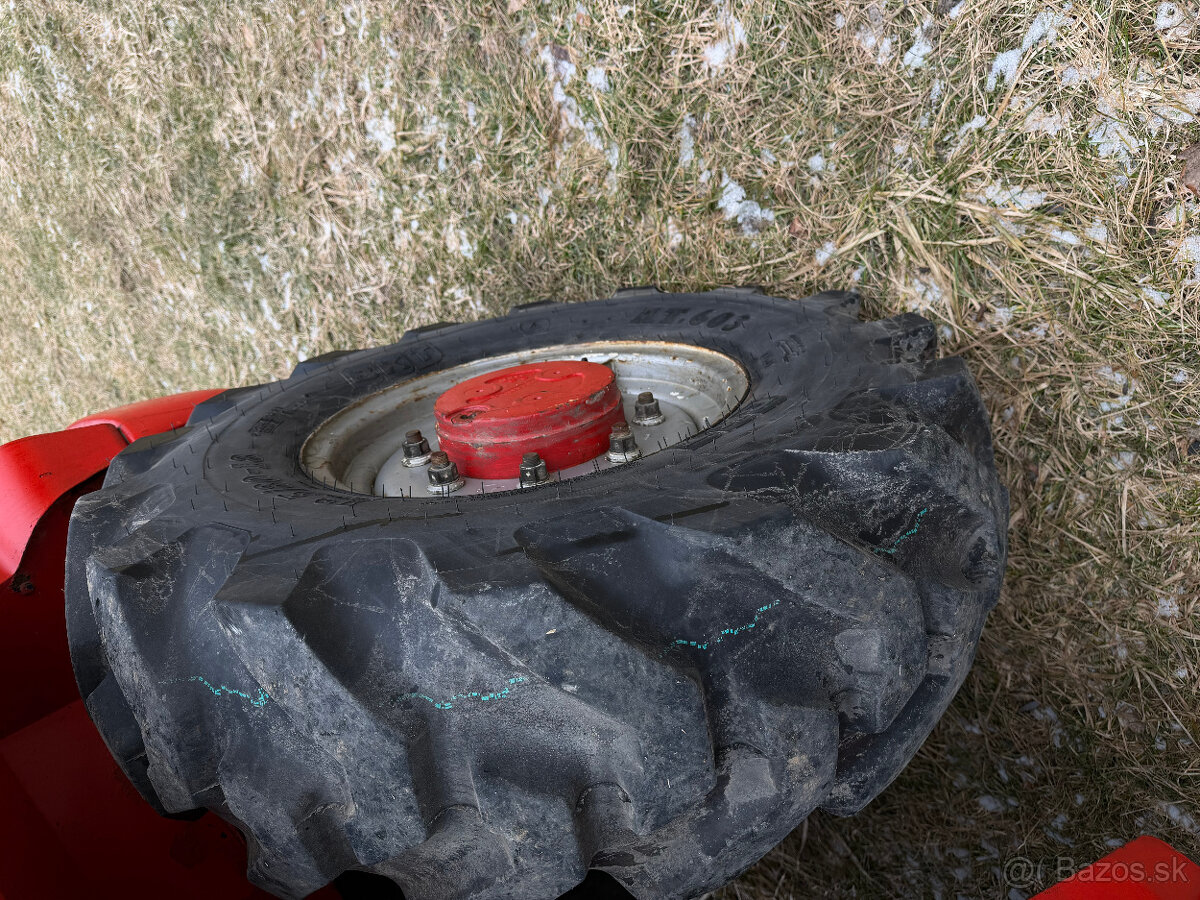 Teleskopický manipulátor Manitou MLT523 s dosahom 5 m - 4